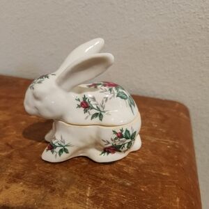 Mann White MANN Bone China Rose Floral Rabbit Trinket